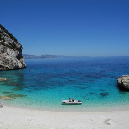 La Casa Gialla Cala Gonone Buitenkant foto